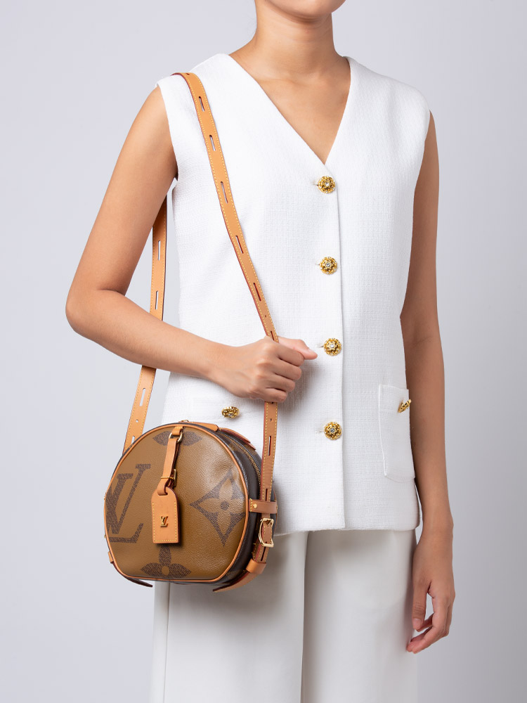 Monogram Reverse Giant Boite Chapeau Souple