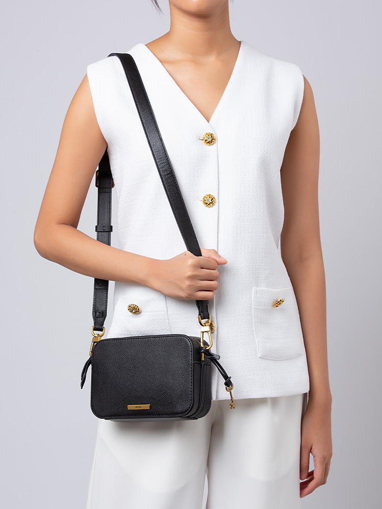 SHB3125001 Bryce Small Crossbody Black
