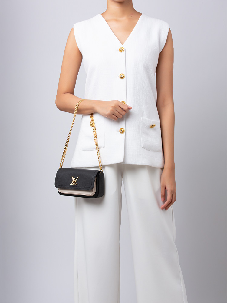 Grained Calfskin Lockme Tender Pochette Noir