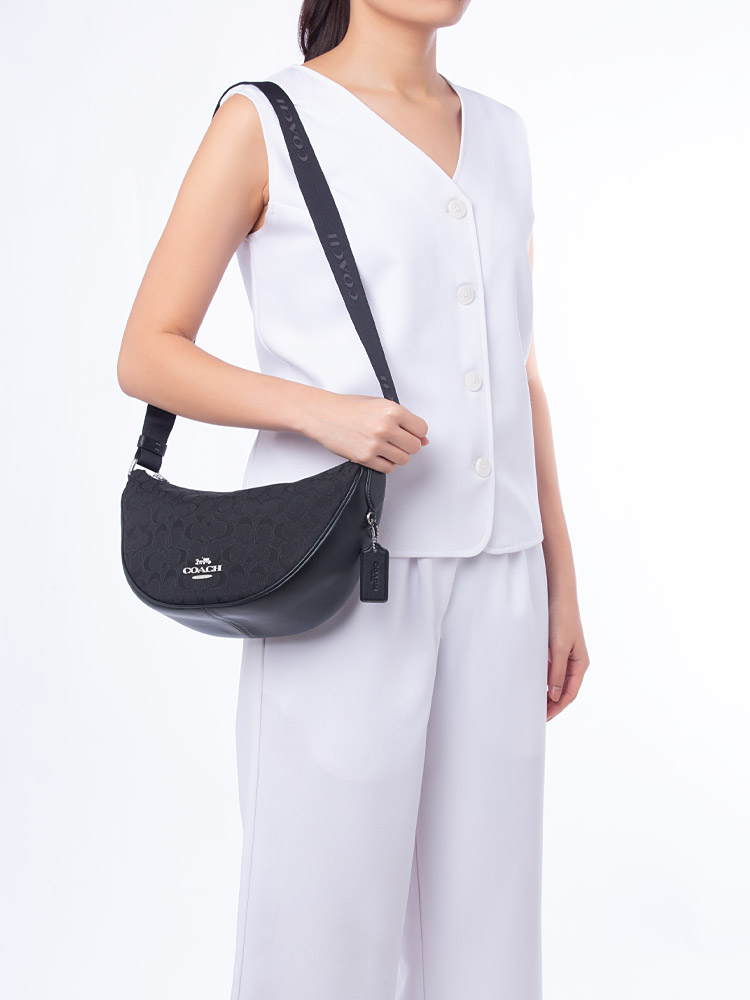 CT822 Signature Jacquard Pace Shoulder Bag Black