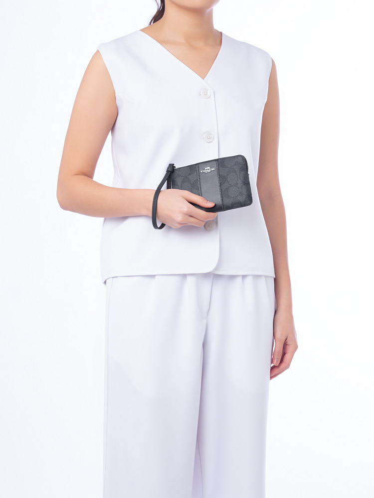 CS602 Signature Corner Zip Wristlet Graphite Black