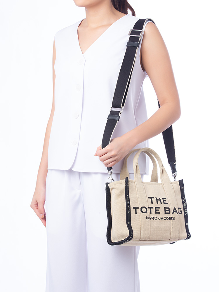 M0017025 The Jacquard Small Tote Warm Sand