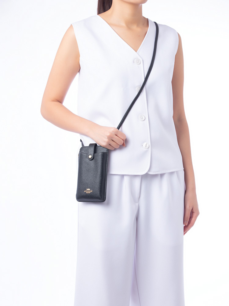 CW387 Crossgrain Phone Crossbody Black