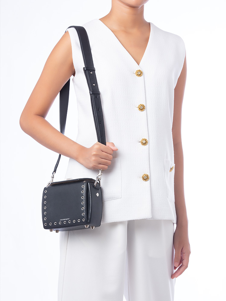 Fine Grain Calfskin Perforated Box Shoulder Bag 16 Black