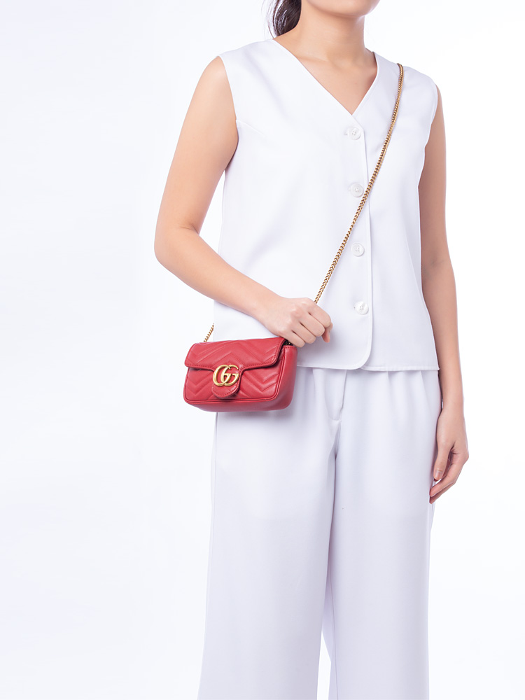 GG Marmont Matelasse Super Mini Shoulder Bag Hibiscus Red