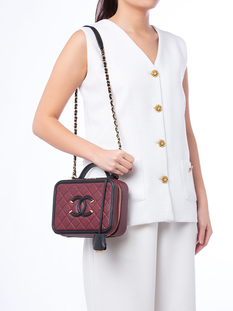 Caviar Medium CC Filigree Vanity Case Burgundy Black