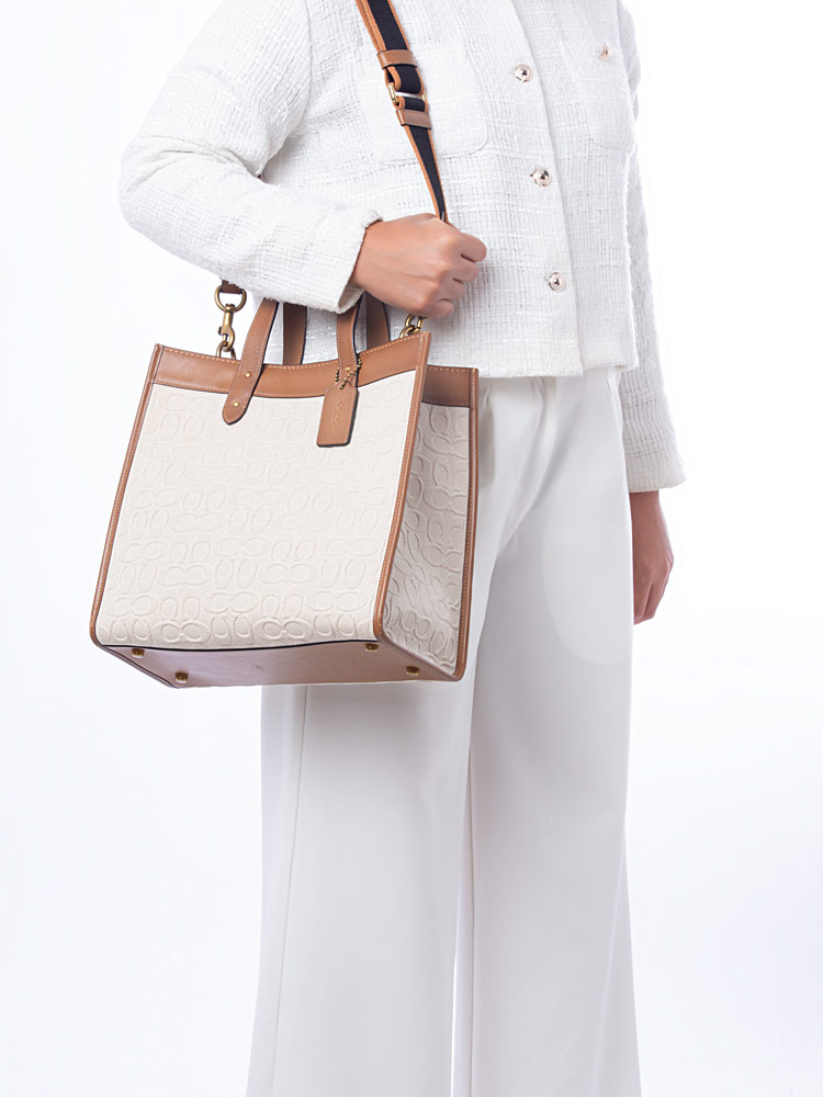 89165 Signature Canvas Field Tote Light Saddle