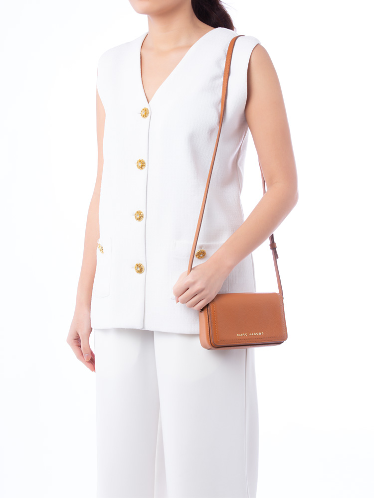 H107L01FA21 Groove Leather Mini Crossbody Smoked Almond