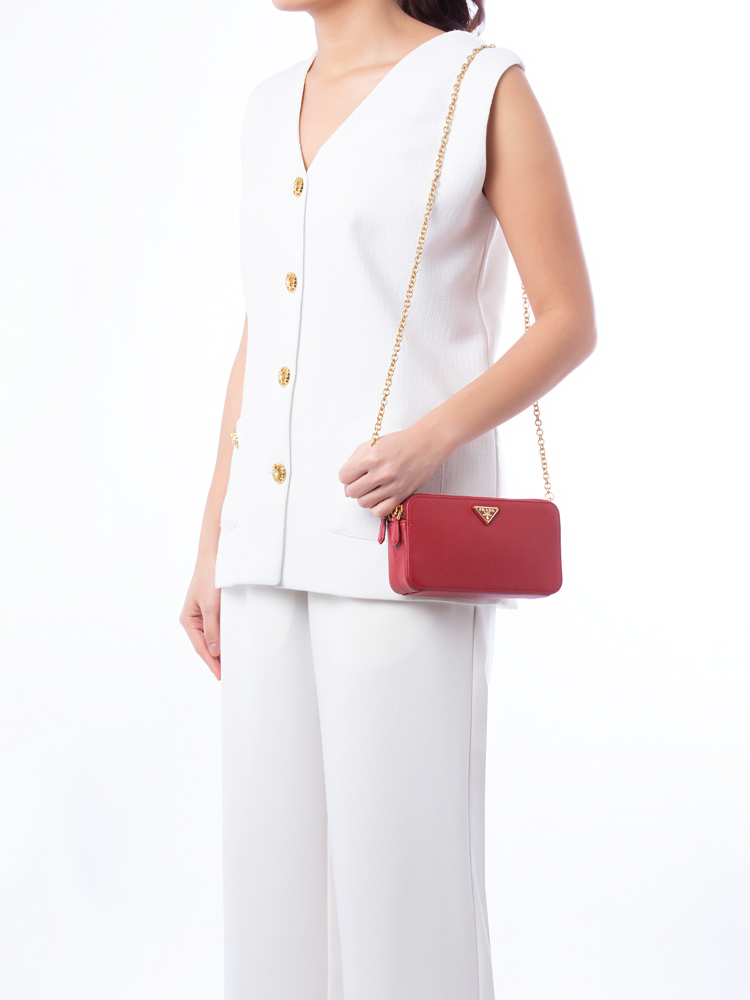 1DH010 Saffiano Lux Double Zip Chain Camera Bag Fuoco
