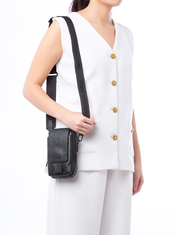 Calfskin Monogram Shadow Double Pouch NM Black