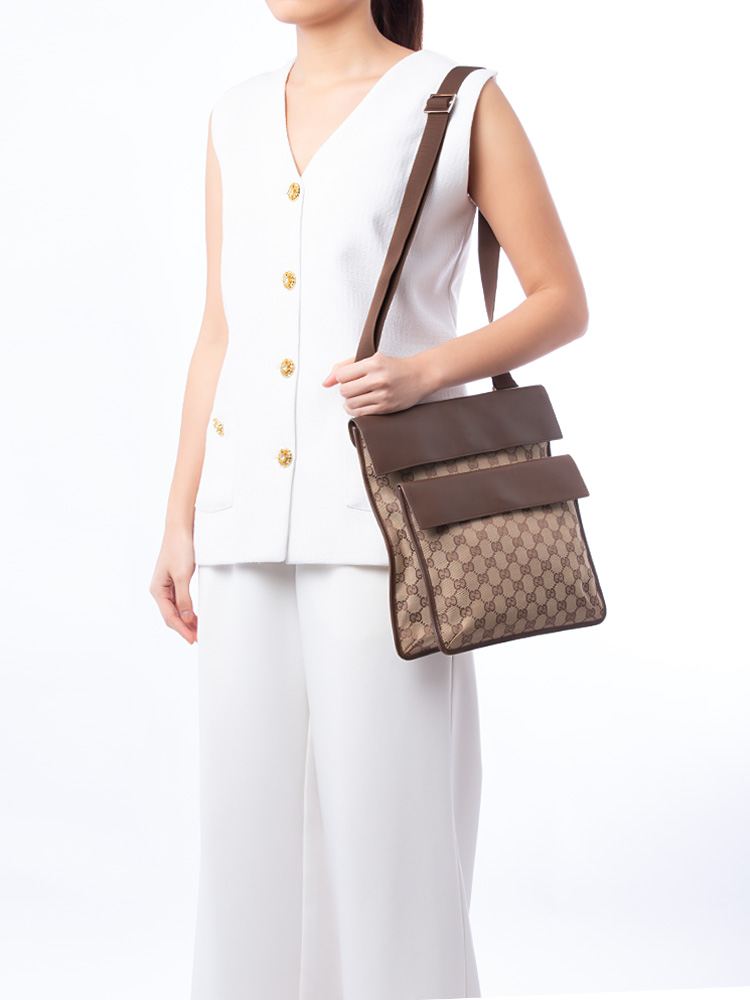 Vintage GG Canvas Messenger Beige Ebony