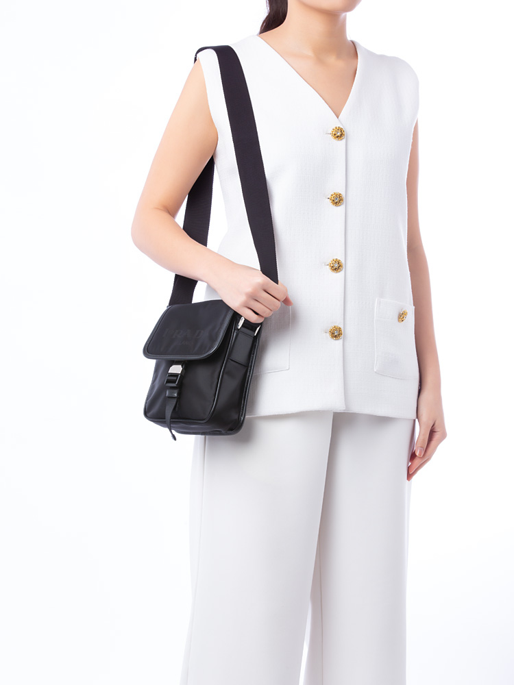 2VD028 Tessuto Saffiano Small Crossbody Nero