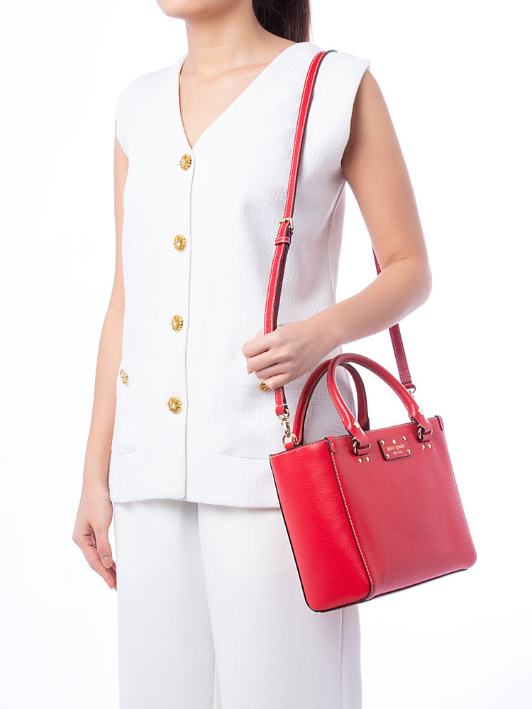 Wellesley Small Quinn Empire Red