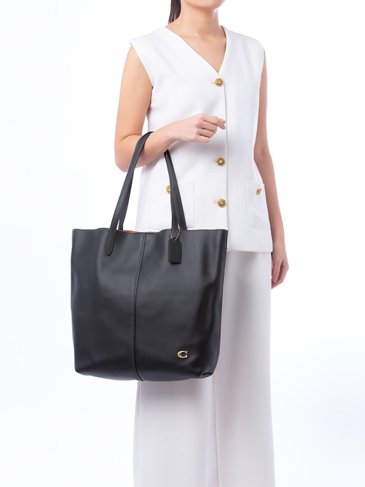 CN318 North Tote Black