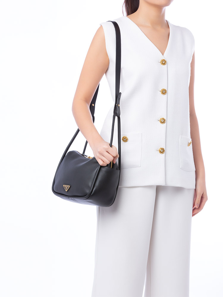 Soft Calfskin Darling Shoulder Bag Nero