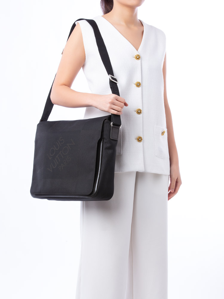 Damier Geant Messenger Bag Black