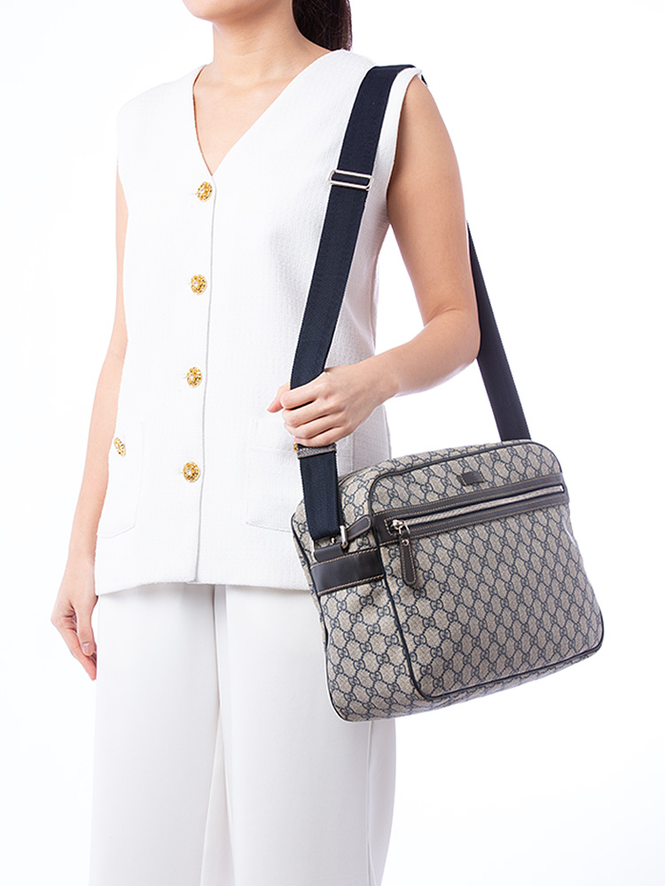 GG Plus Large Messenger Navy