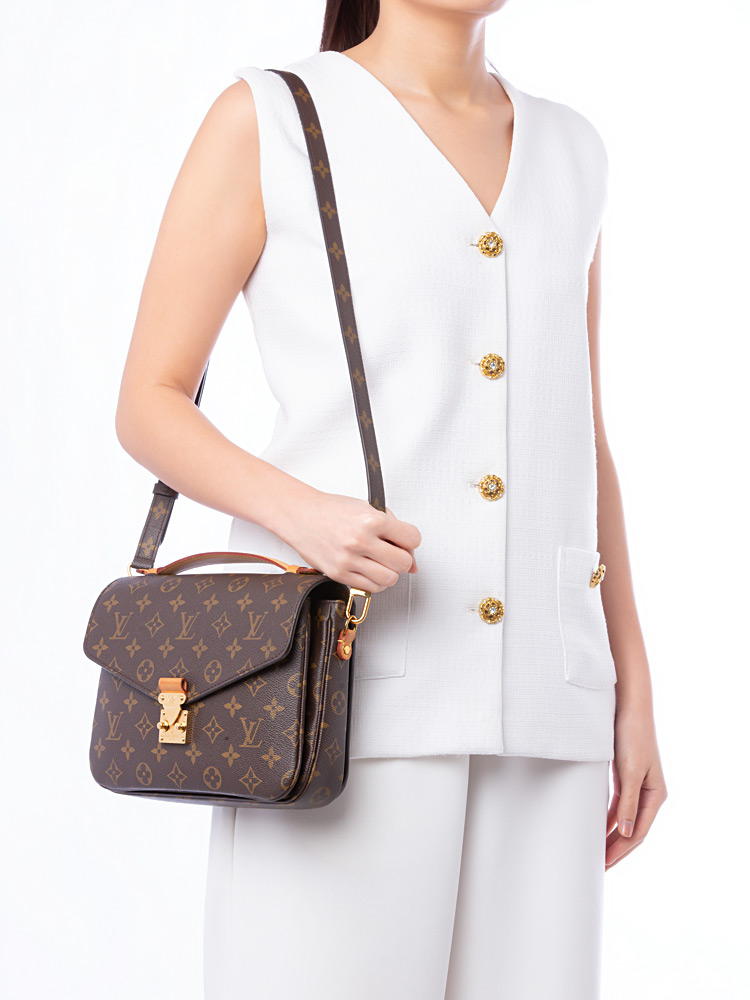 Monogram Pochette Metis