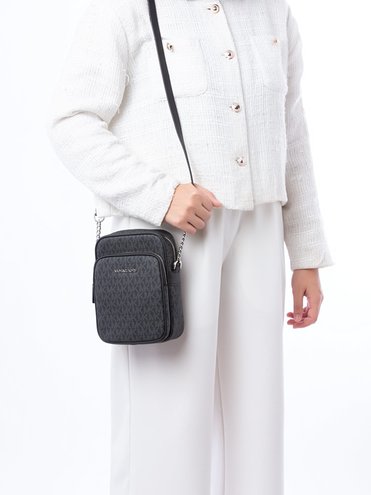 Signature Jet Set Medium NS Chain Crossbody Black