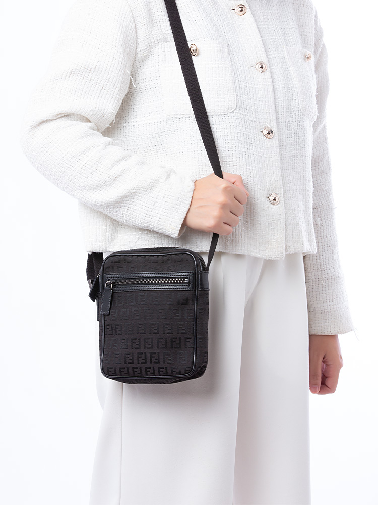 Zucchino Canvas Crossbody Black