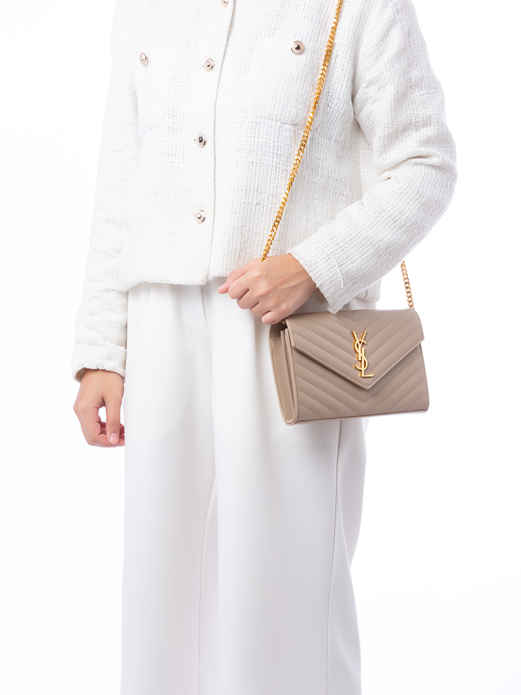 Grain De Poudre Matelasse Monogram 22cm Chain Wallet Beige