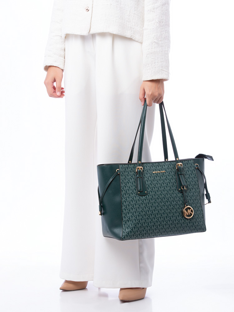 Signature Voyager Medium Zip Tote Green
