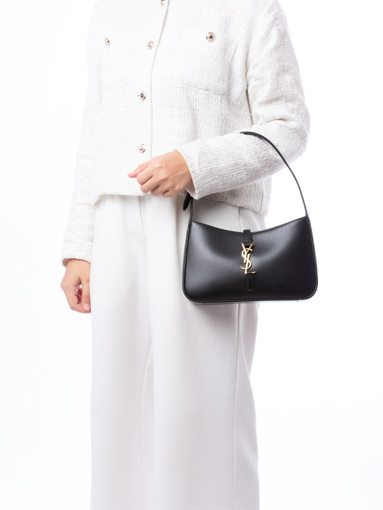 Smooth Calfskin Le 5 A 7 Hobo Black