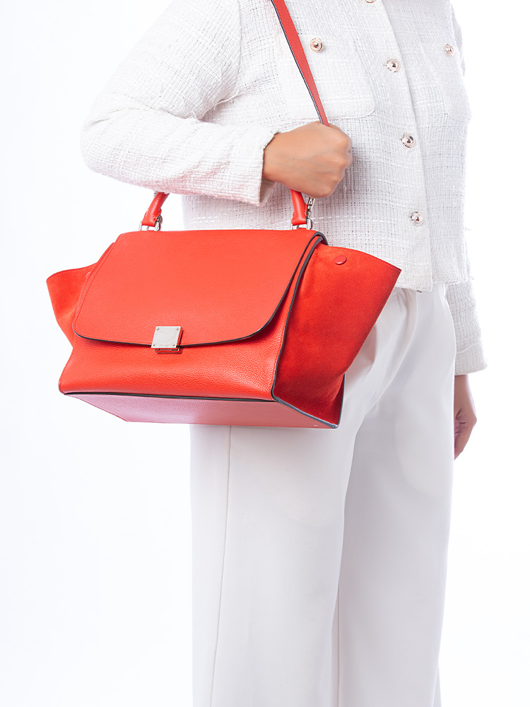 Drummed Calfskin Suede Medium Trapeze Vermillon