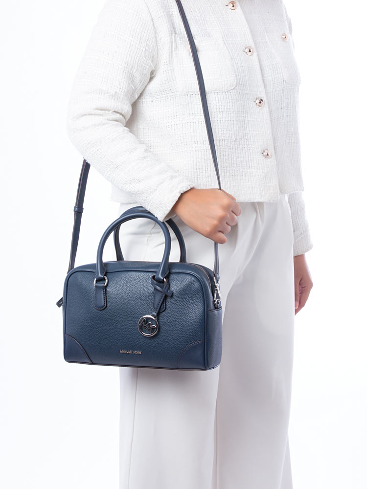 Thompson Leather Medium Duffle Navy