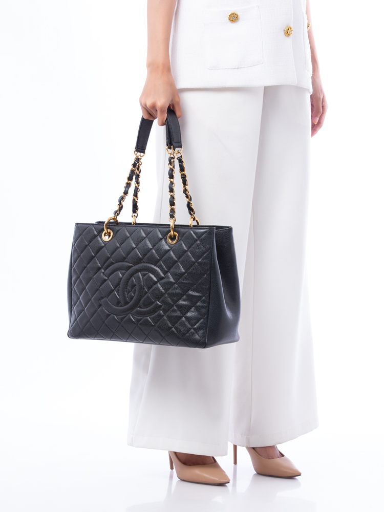 Caviar Grand Shopping Tote GST Black
