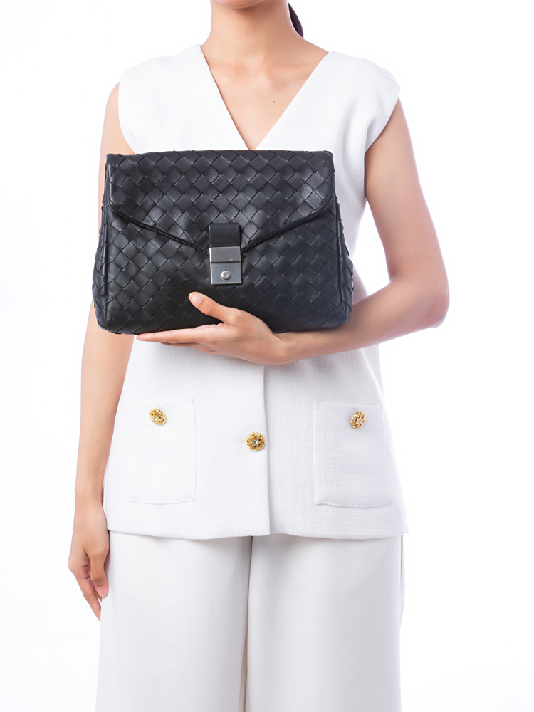 Nappa Intrecciato Push Lock Clutch Black
