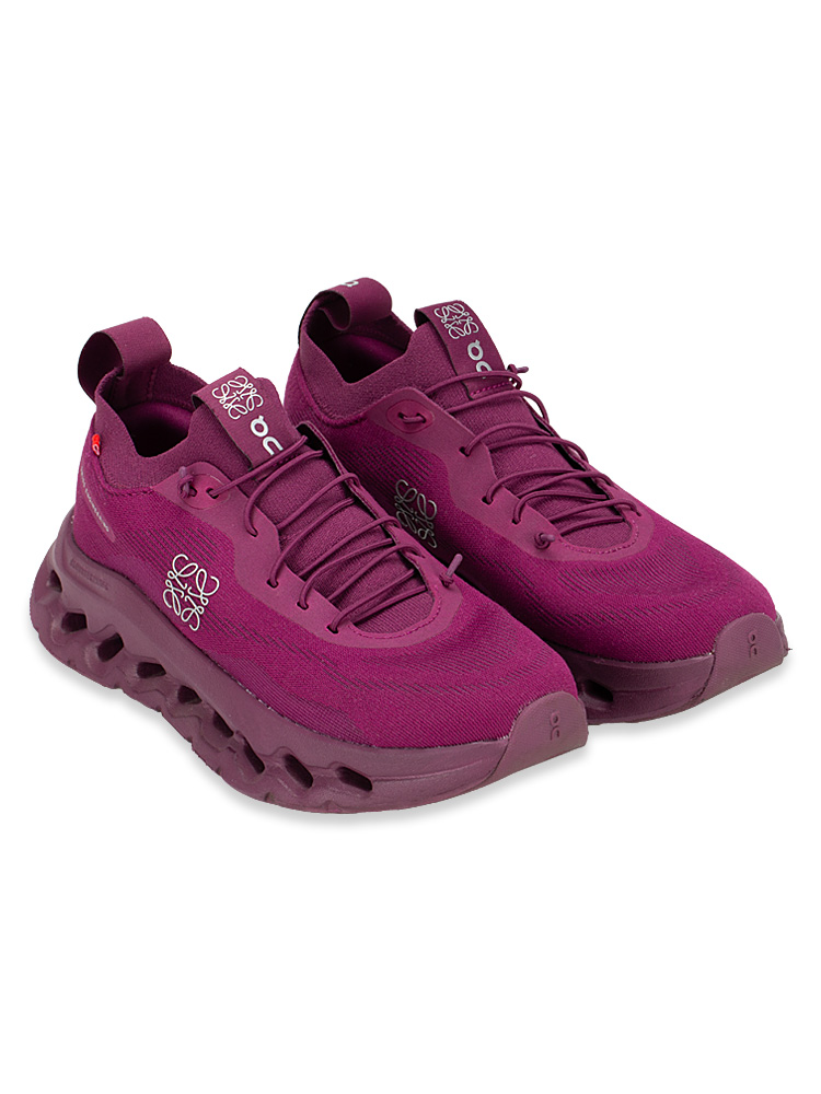 x ON Canvas Cloudtilt Sneakers Cherry Sz 37