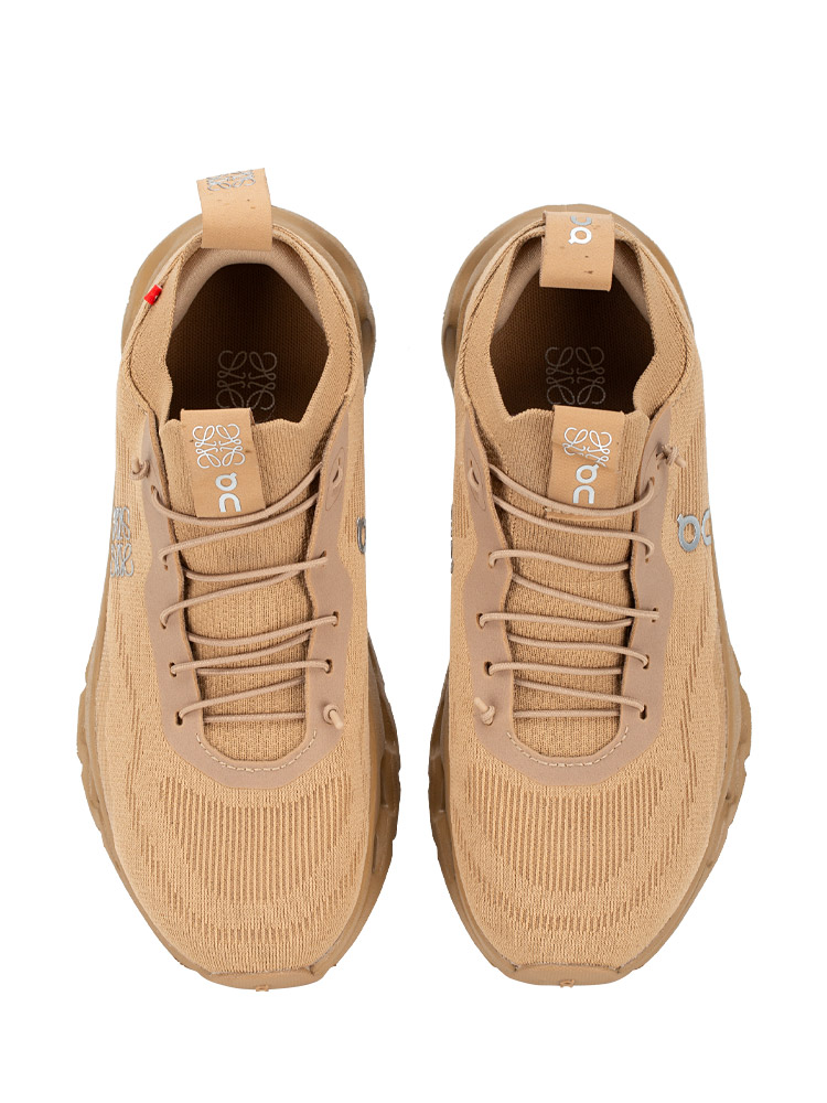 x ON Canvas Cloudtilt Sneakers Dark Sand Sz 37.5