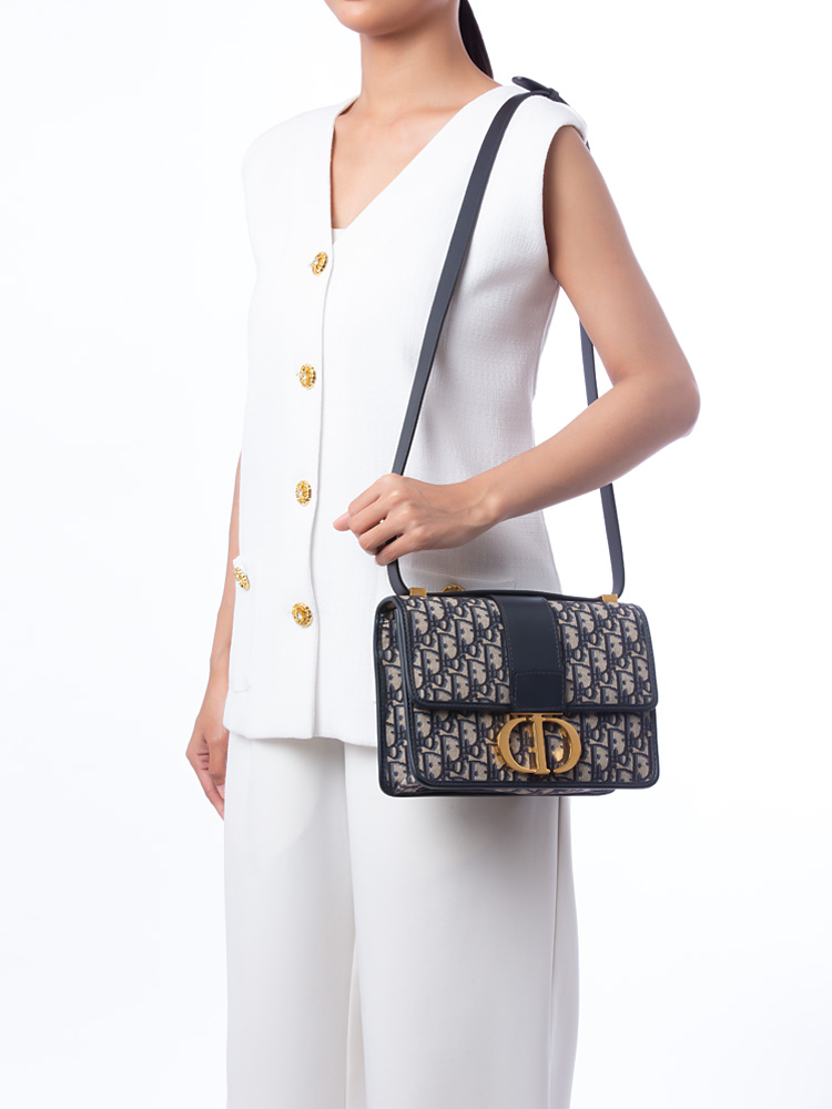 Oblique 30 Montaigne Flap Bag Blue