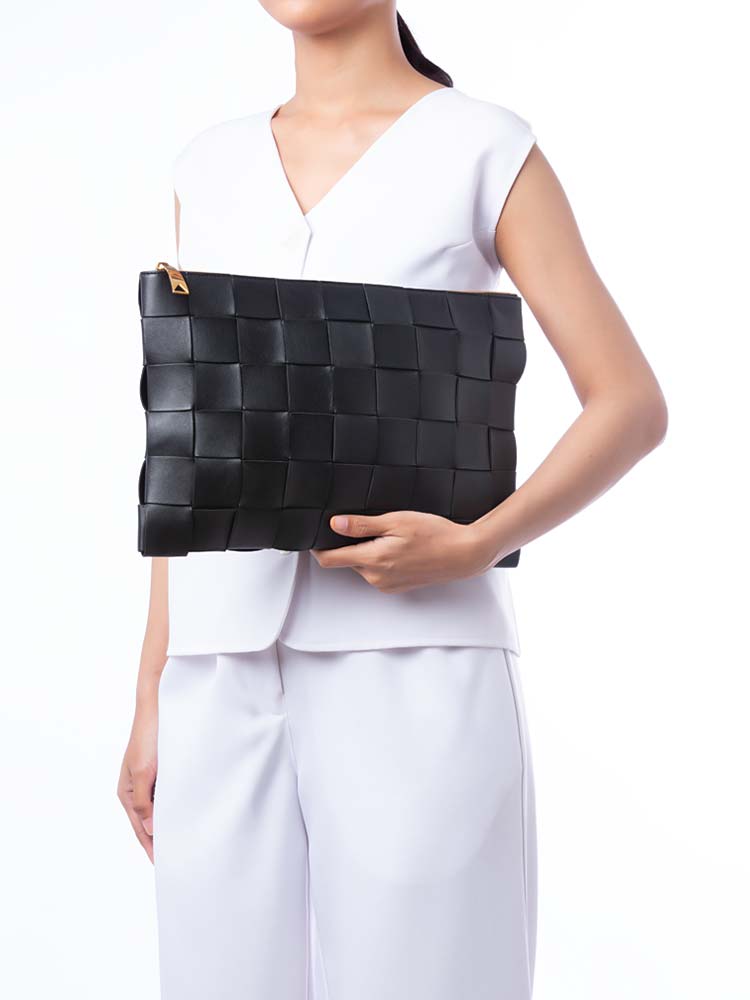 Nappa Maxi Intrecciato Cassette Large Flat Pouch Black