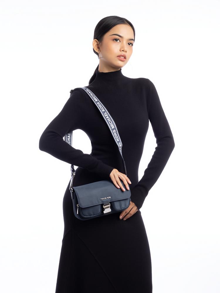 Nylon Khai Medium Messenger Navy