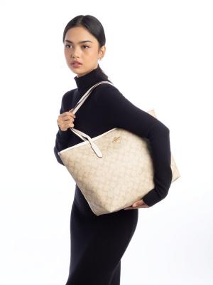 5696 Signature Open City Tote Light Khaki Chalk Gold