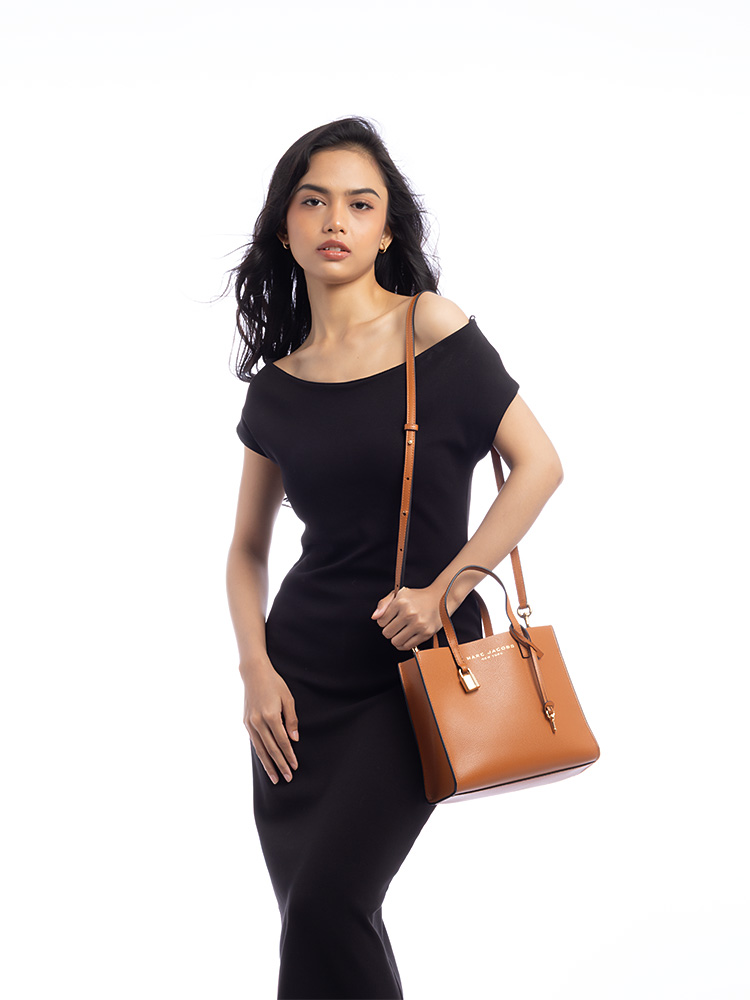 M0015685 Grind Mini Tote Smoked Almond