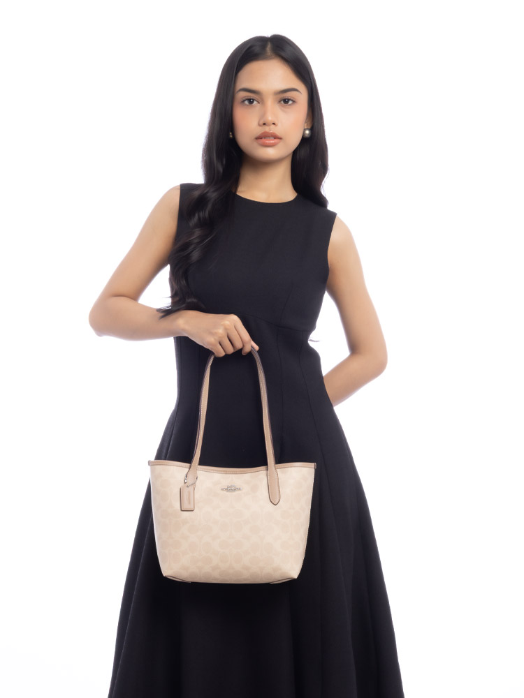 CU759 Signature City Small Tote Sand Taupe