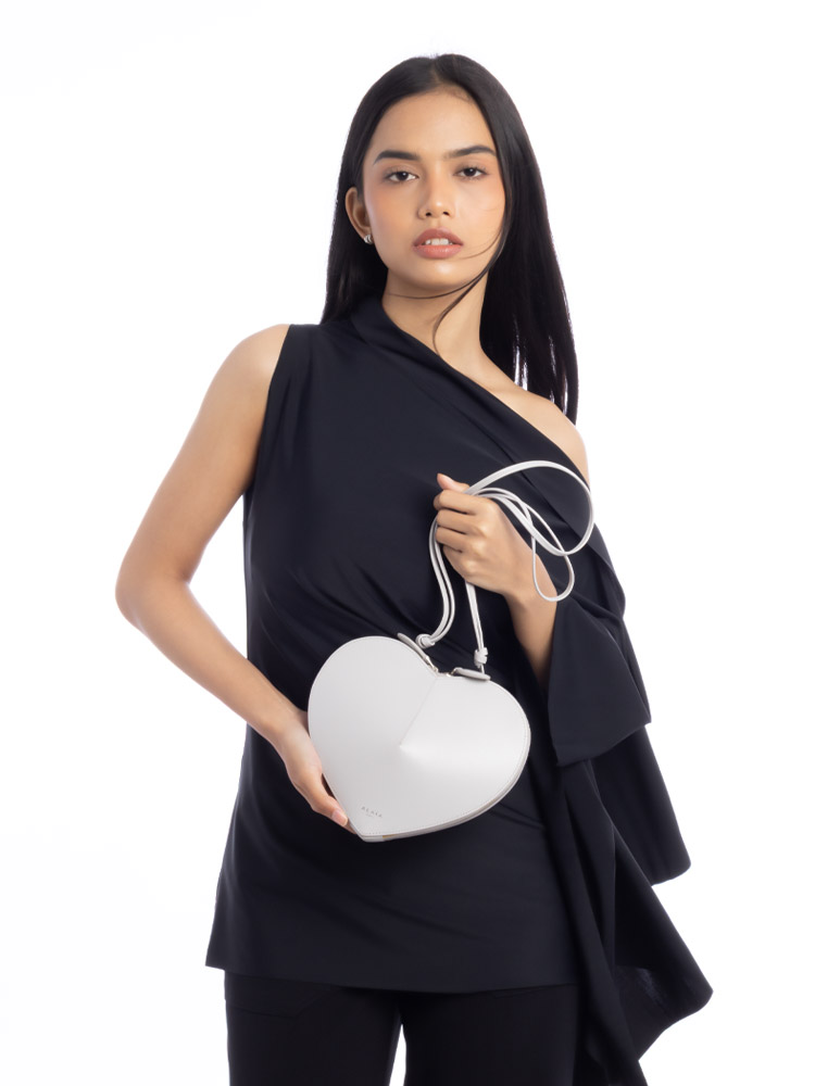 Calfskin Le Coeur Shoulder Bag Gris Perle