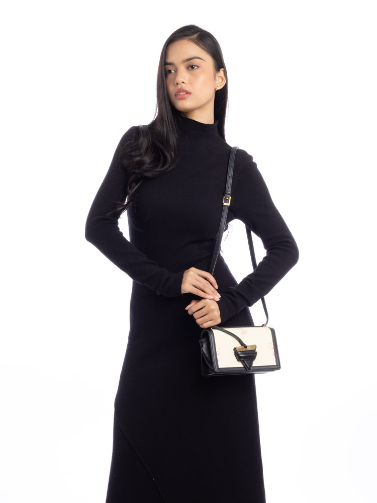 Calfskin Roses Barcelona Small Shoulder Bag White