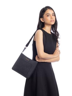Gloria Leather Medium Pocket Swingpack Black