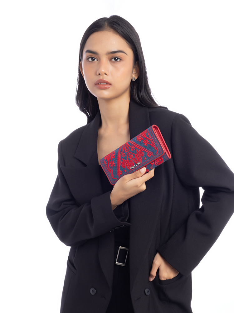 5MH109 Denim Ricamo Continental Wallet Blue Fuoco