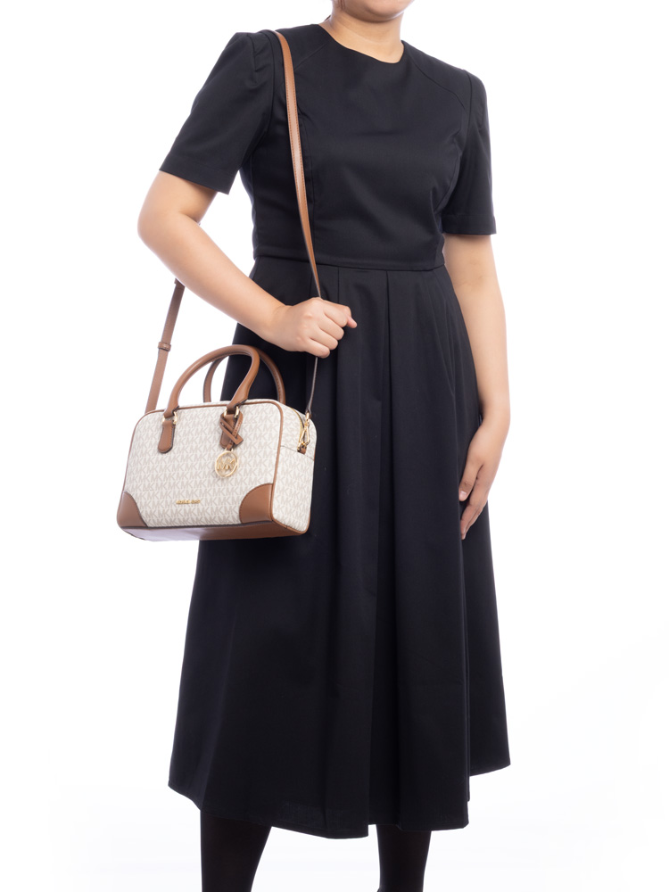 Signature Thompson Medium Duffle Vanilla