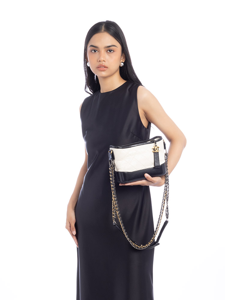 Aged Calfskin Small Gabrielle Hobo White Black