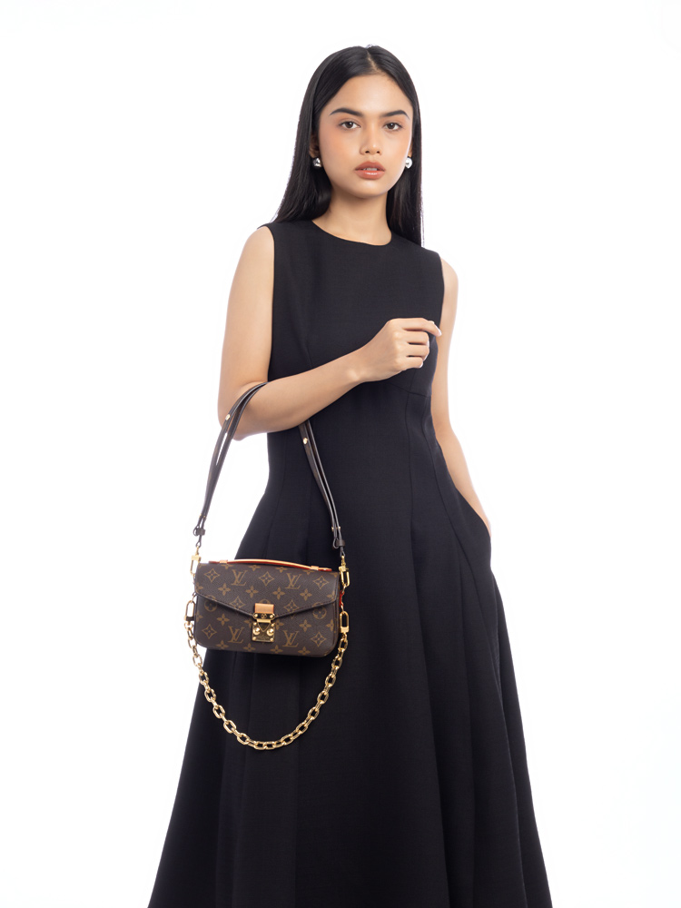 Monogram Pochette Metis East West