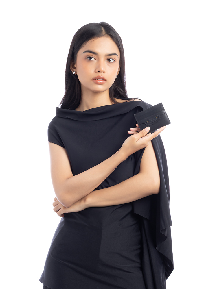 Smooth Calfskin Neo Classic Gold Card Case Black