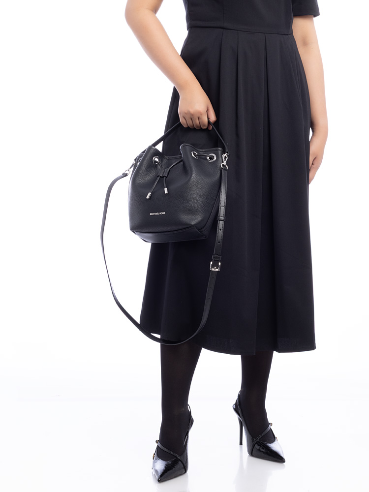 Avery Medium Bucket Messenger Black