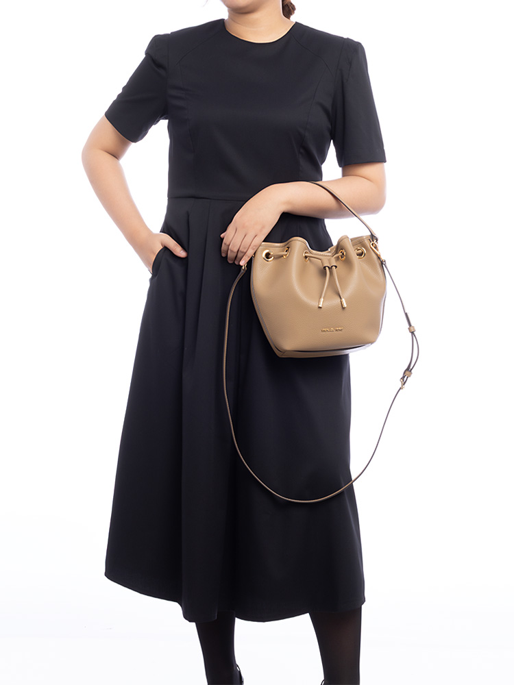 Avery Medium Bucket Messenger Husk