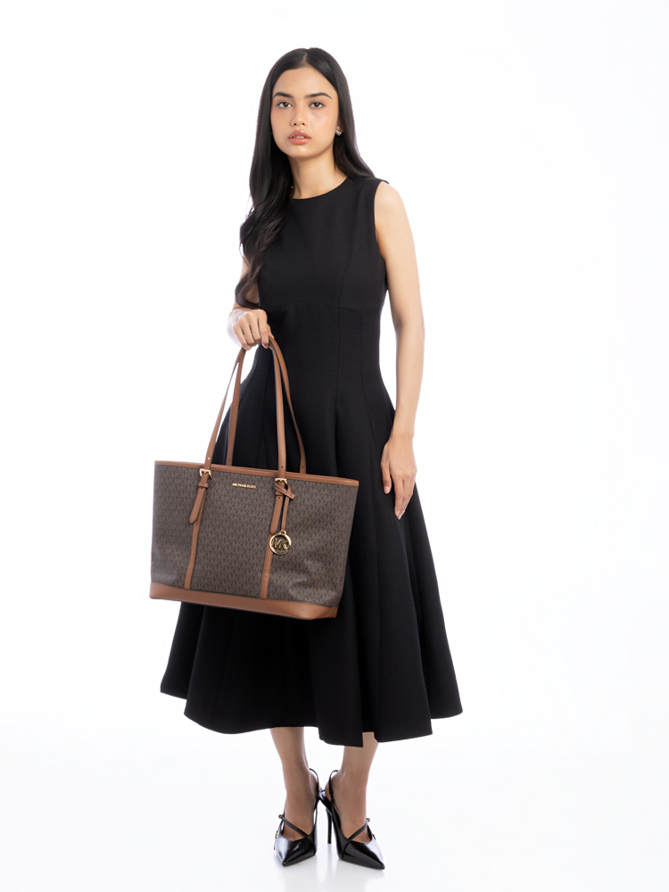 Signature Jet Set Large Tote Brown